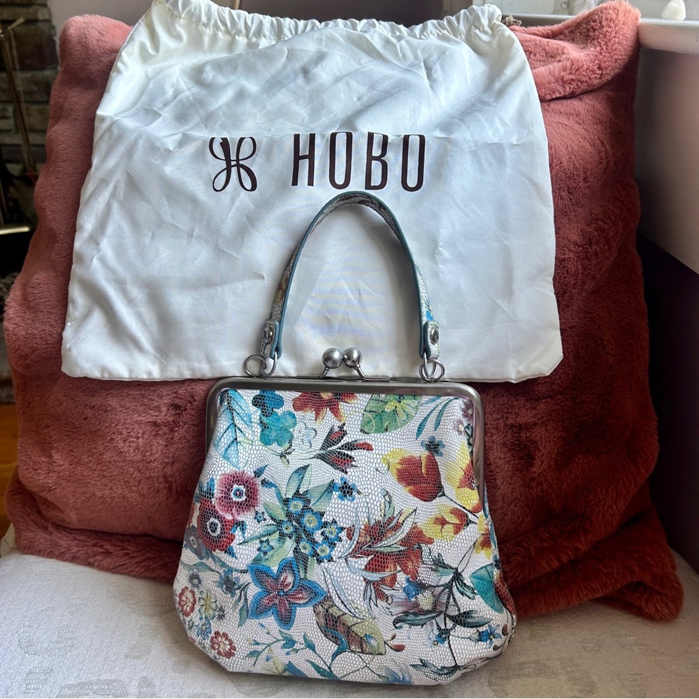 Hobo Floral Leather Kiss Lock Purse NWOT - Picture 2 of 8